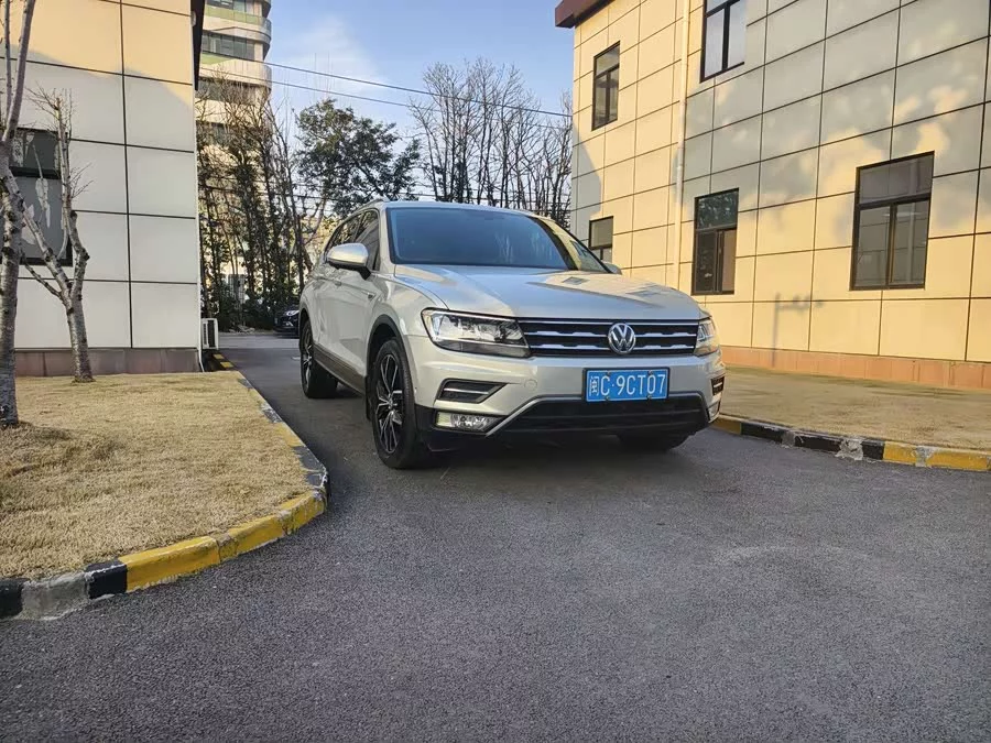 Volkswagen Tiguan L