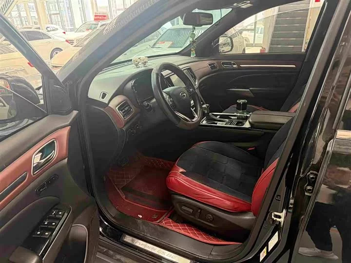 GAC Trumpchi GS8