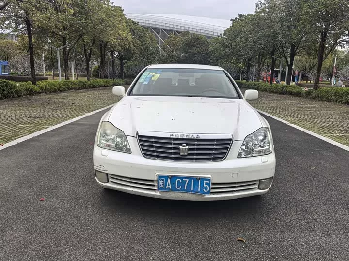 Toyota crown
