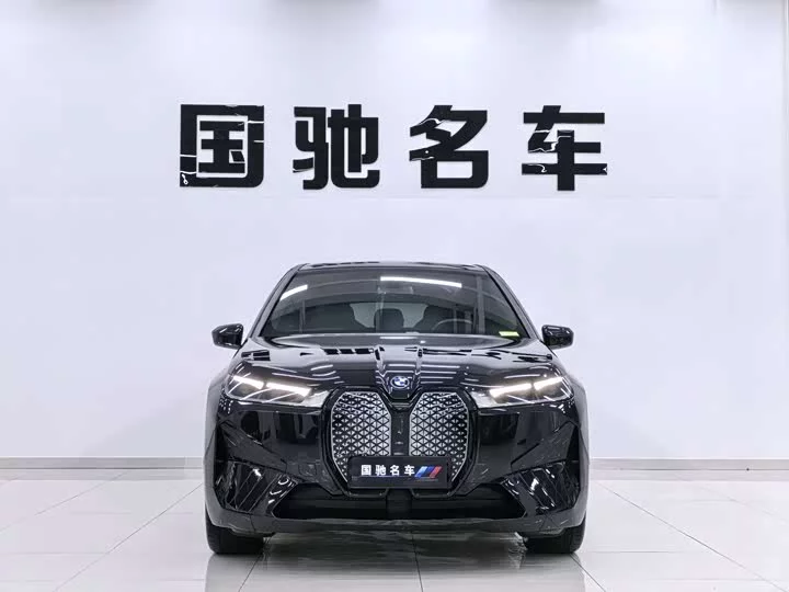 BMW iX