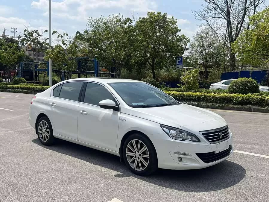 Peugeot 408