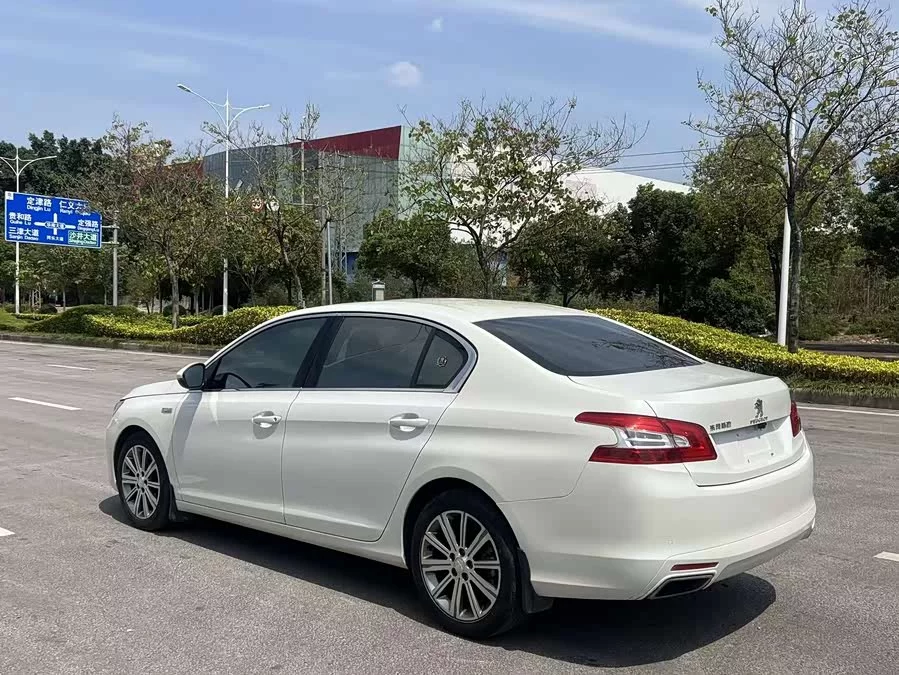 Peugeot 408
