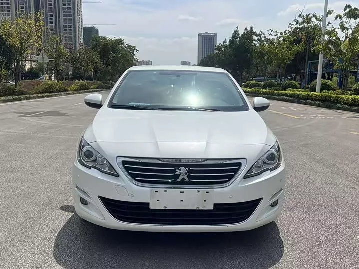 Peugeot 408