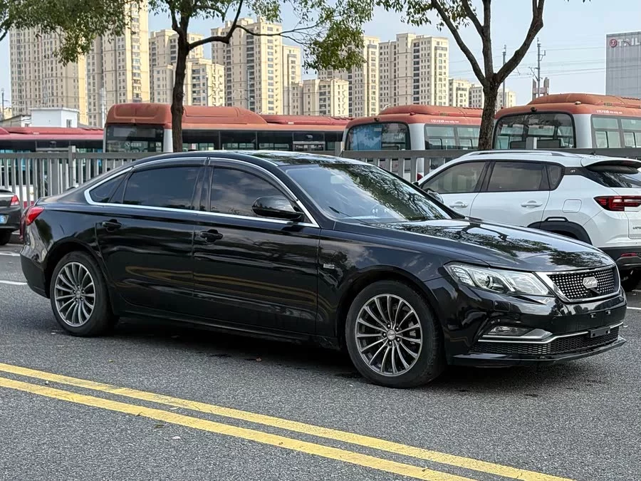 Zotye Z700
