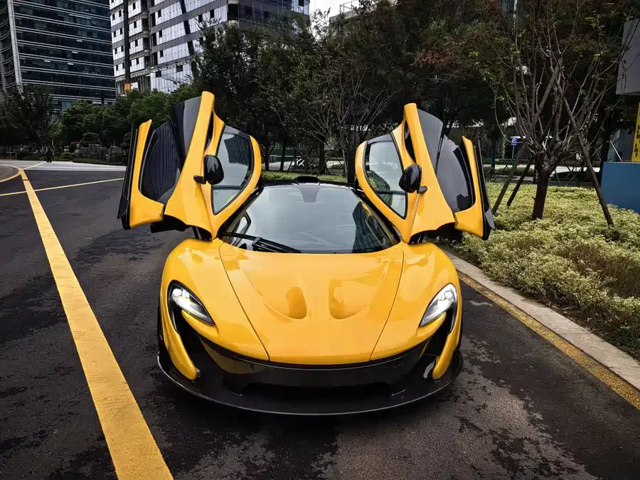 McLaren P1