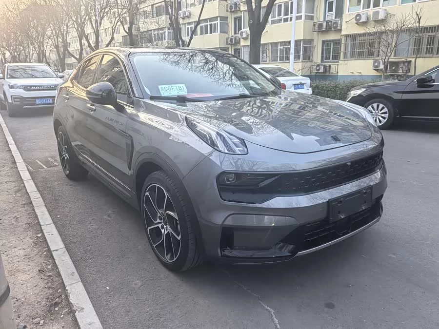 Lynk & Co 05