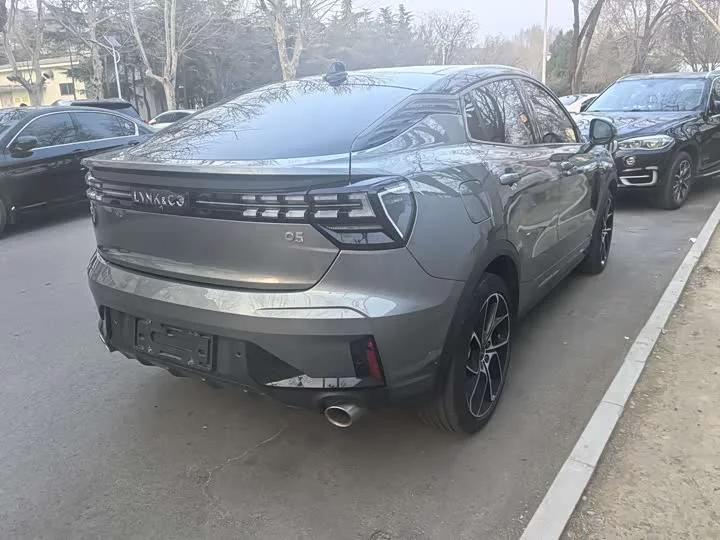 Lynk & Co 05