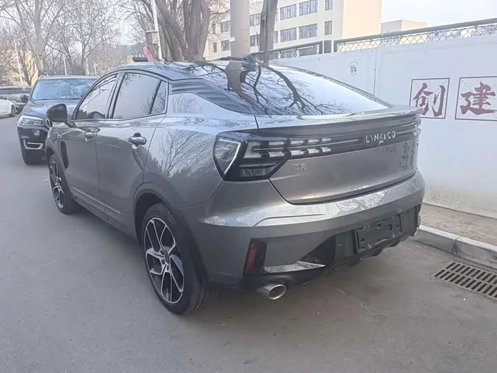 Lynk & Co 05