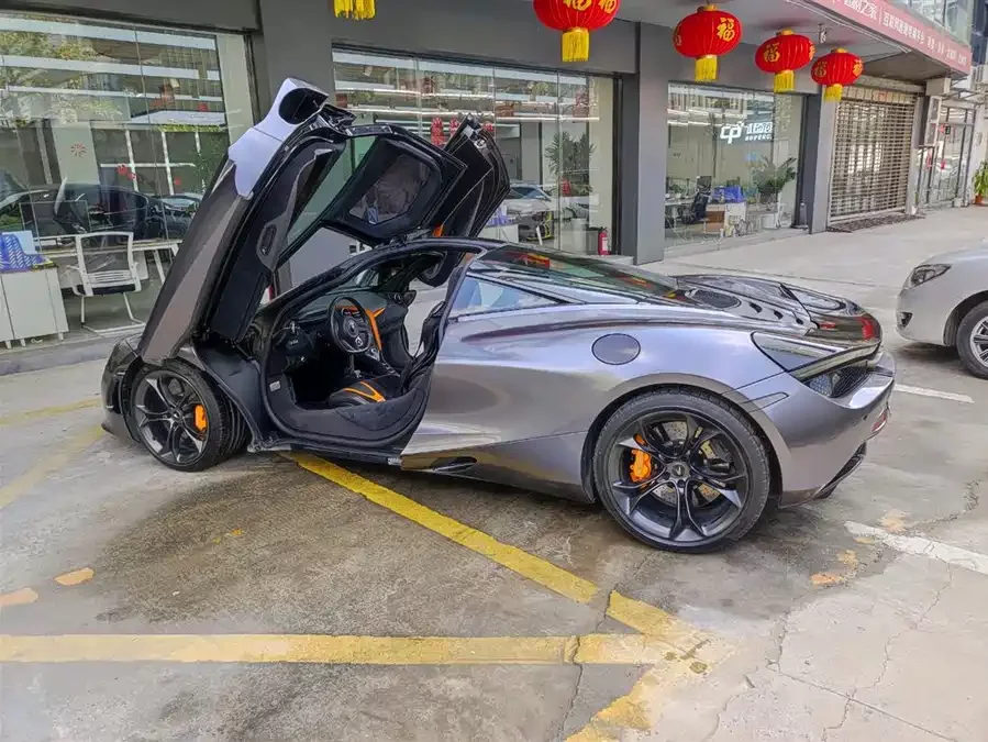 McLaren 720S