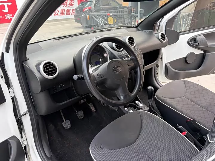 BYD F0