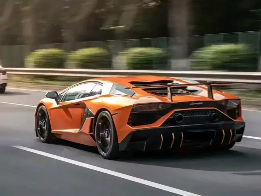 Lamborghini Aventador