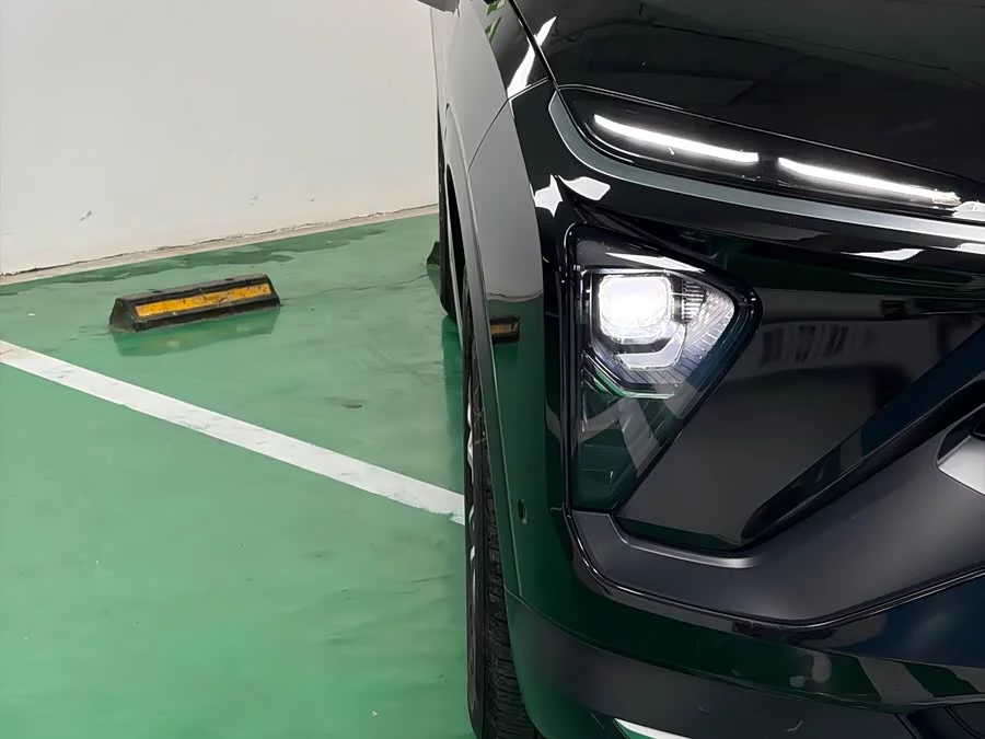 NIO ES6