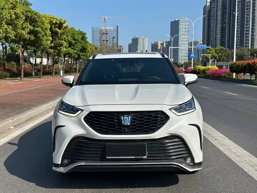Toyota Crown Land