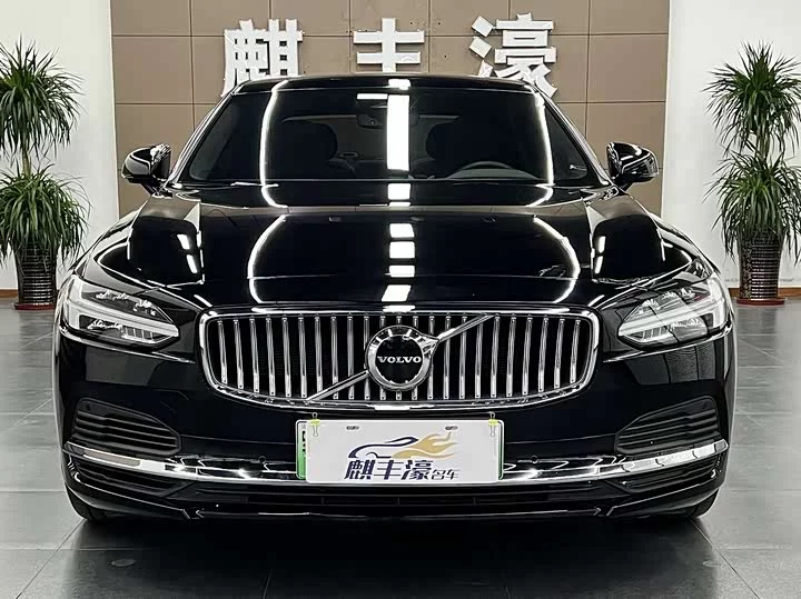 Volvo S90 plug-in hybrid
