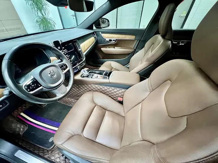 Volvo S90 plug-in hybrid
