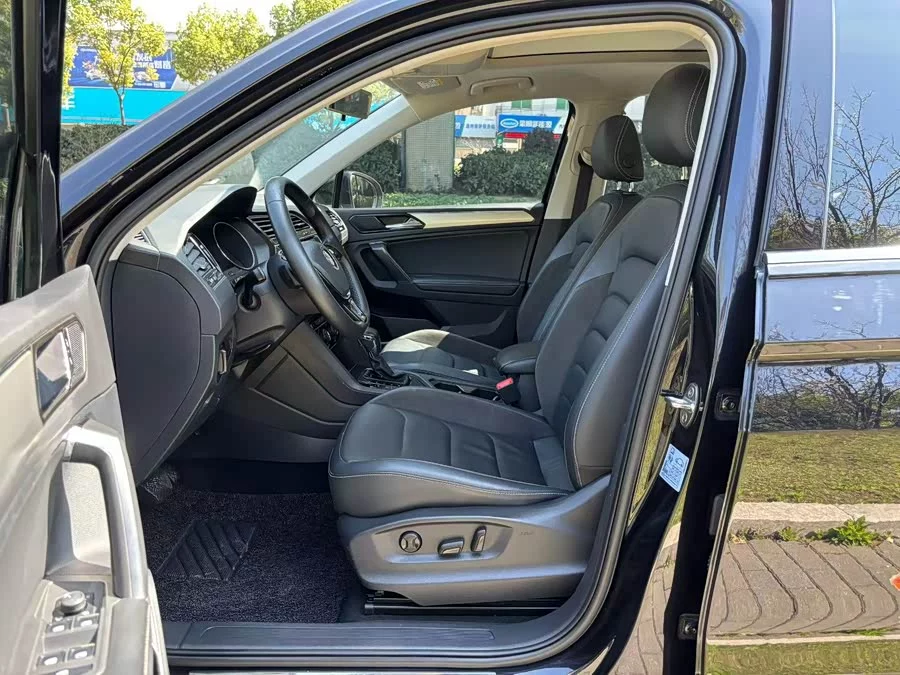 Volkswagen Tiguan L