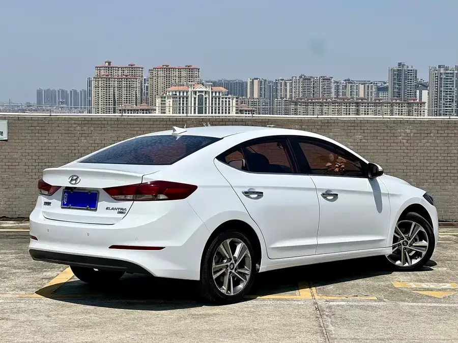 Hyundai elantra