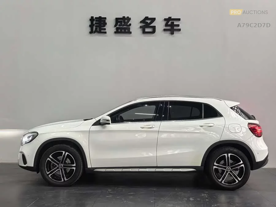 Mercedes Benz GLA
