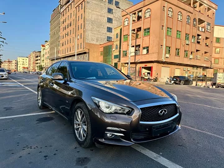 Infiniti Q50L