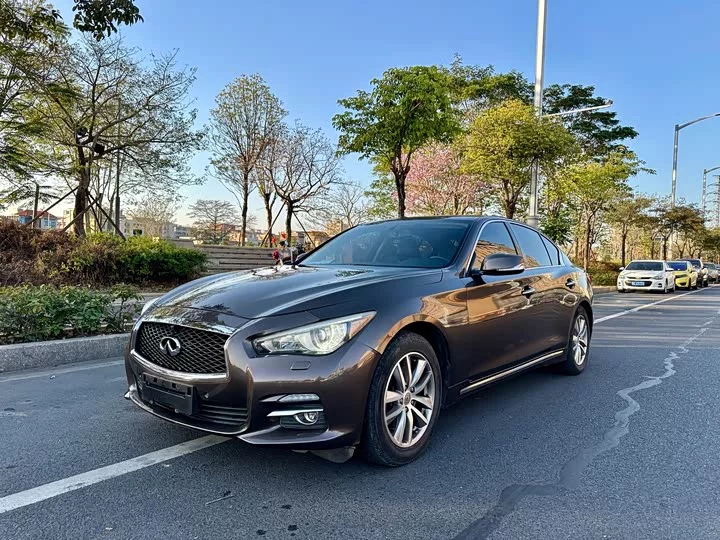 Infiniti Q50L