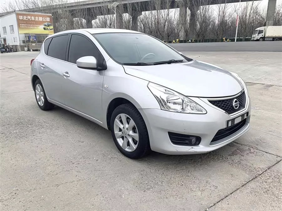 Nissan Tiida
