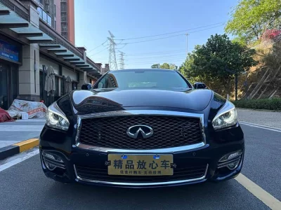Infiniti Q70