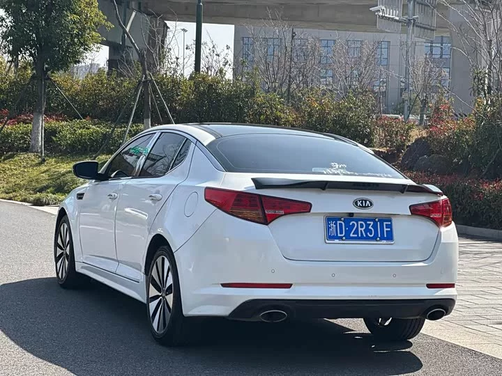 kia K5