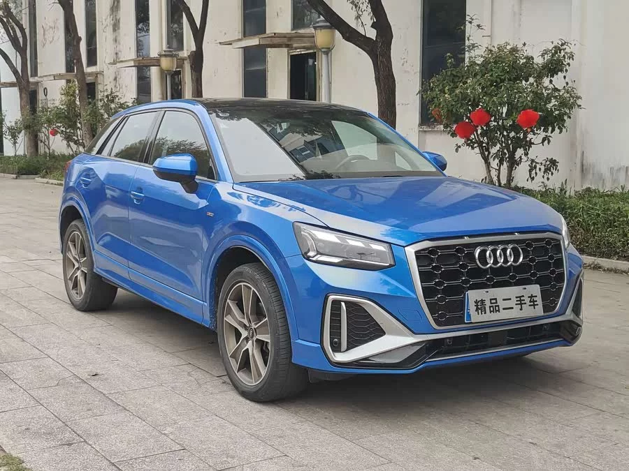 Audi Q2L