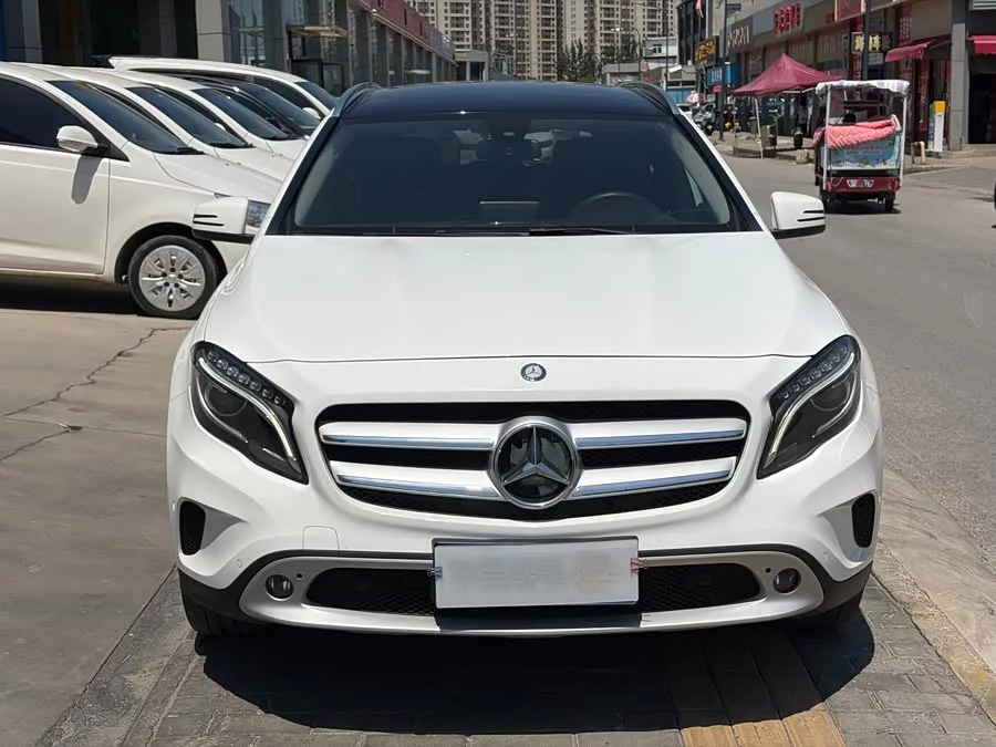 Mercedes Benz GLA