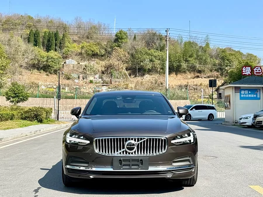 Volvo S90