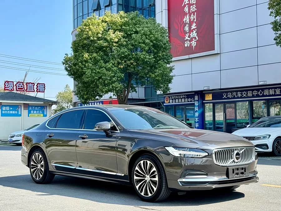 Volvo S90