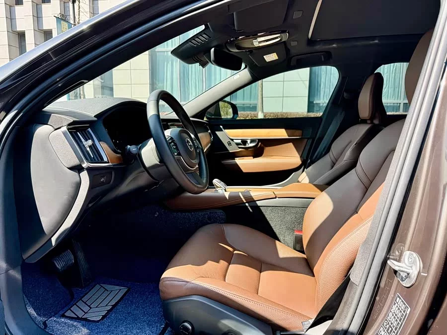 Volvo S90