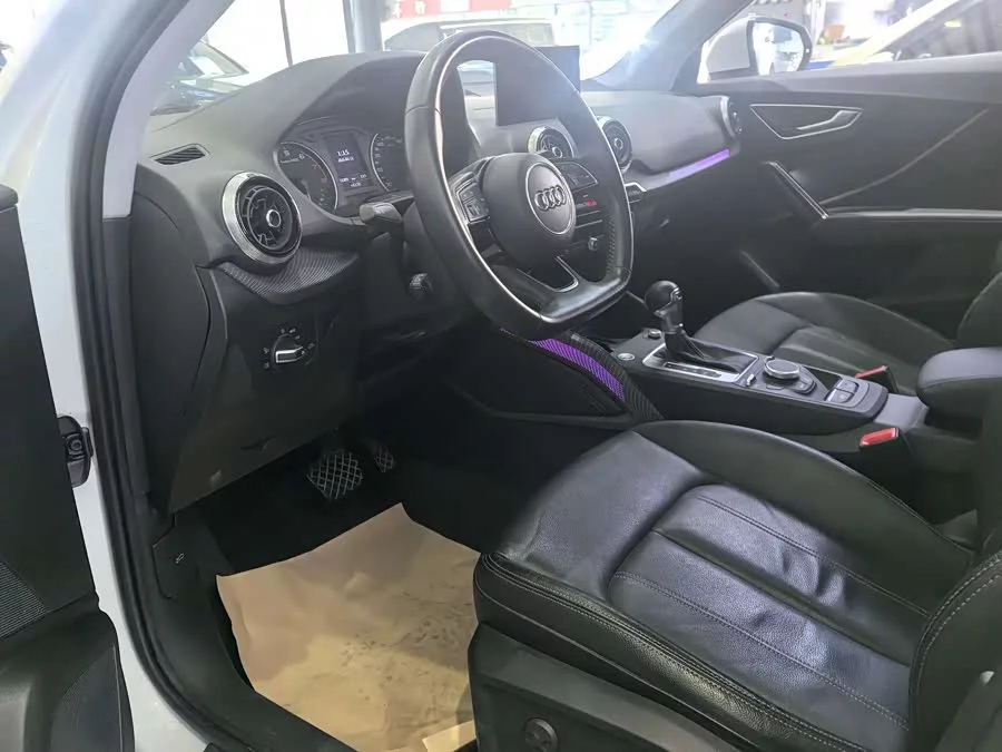 Audi Q2L