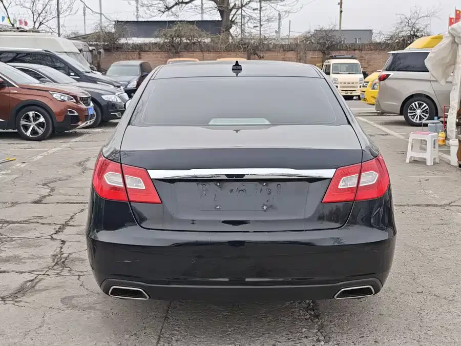 Hongqi H7