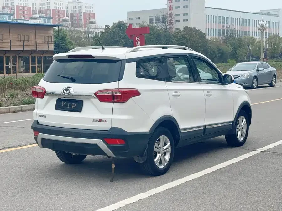 BAIC S3