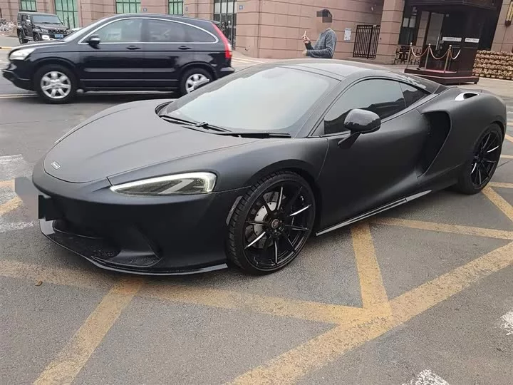 McLaren GT