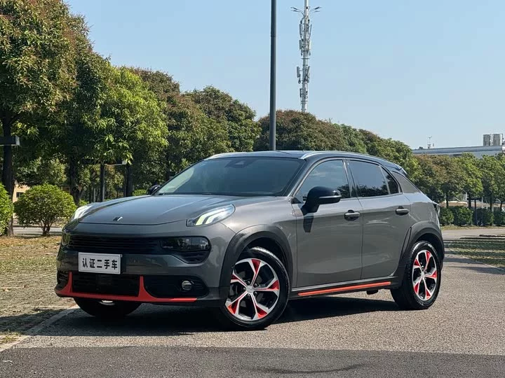 Lynk & Co 02