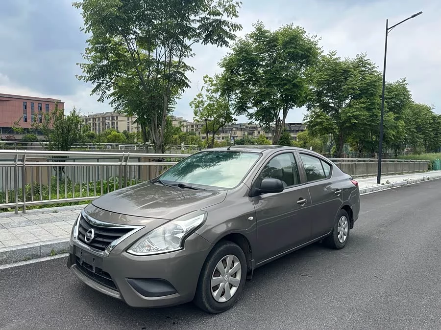 Nissan Sunny