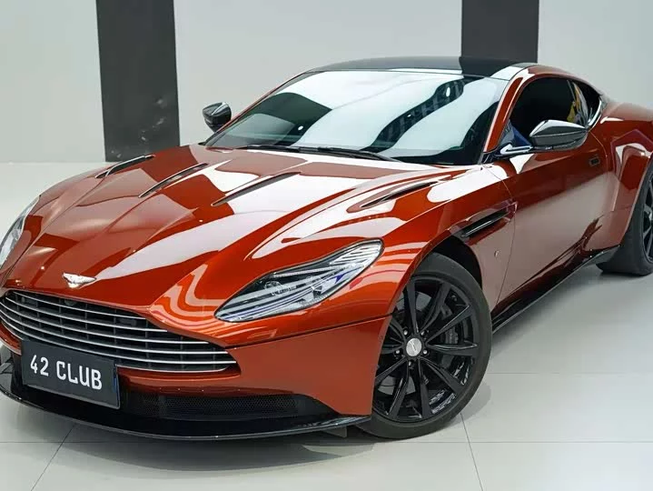 Aston Martin DB11