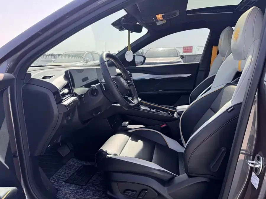 MG 5 Scorpio