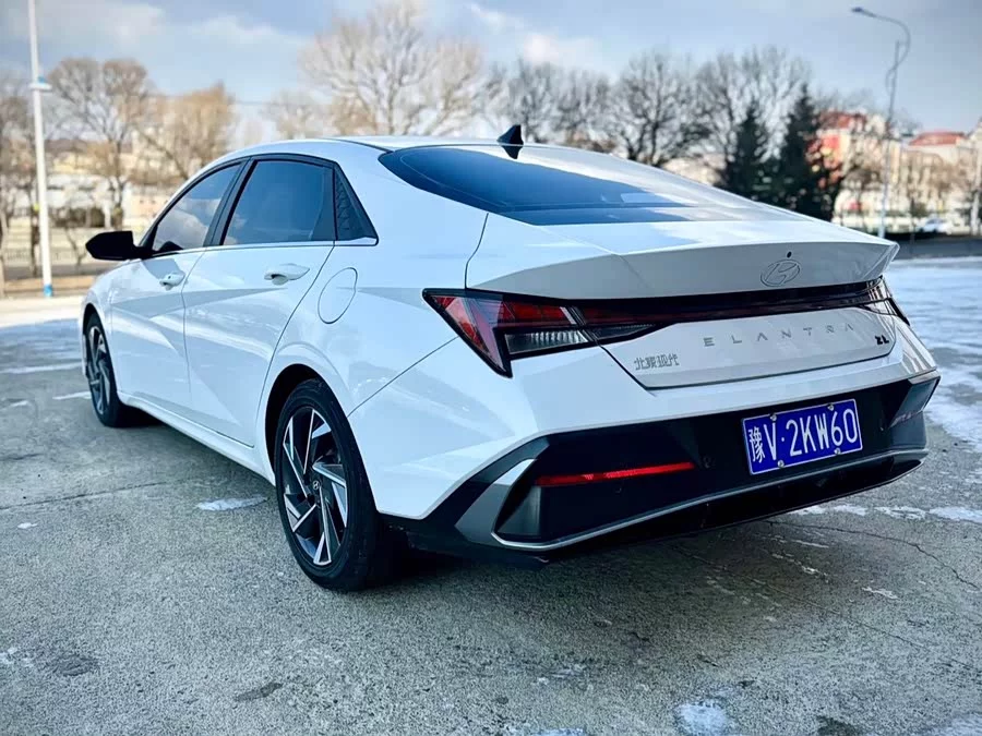 Hyundai Elantra