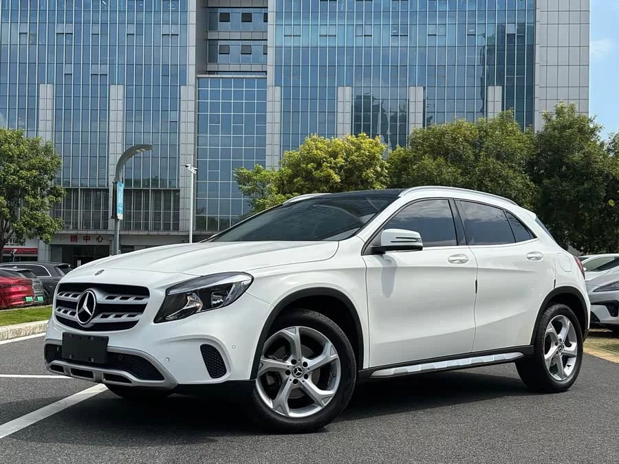 Mercedes Benz GLA