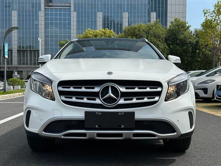 Mercedes Benz GLA