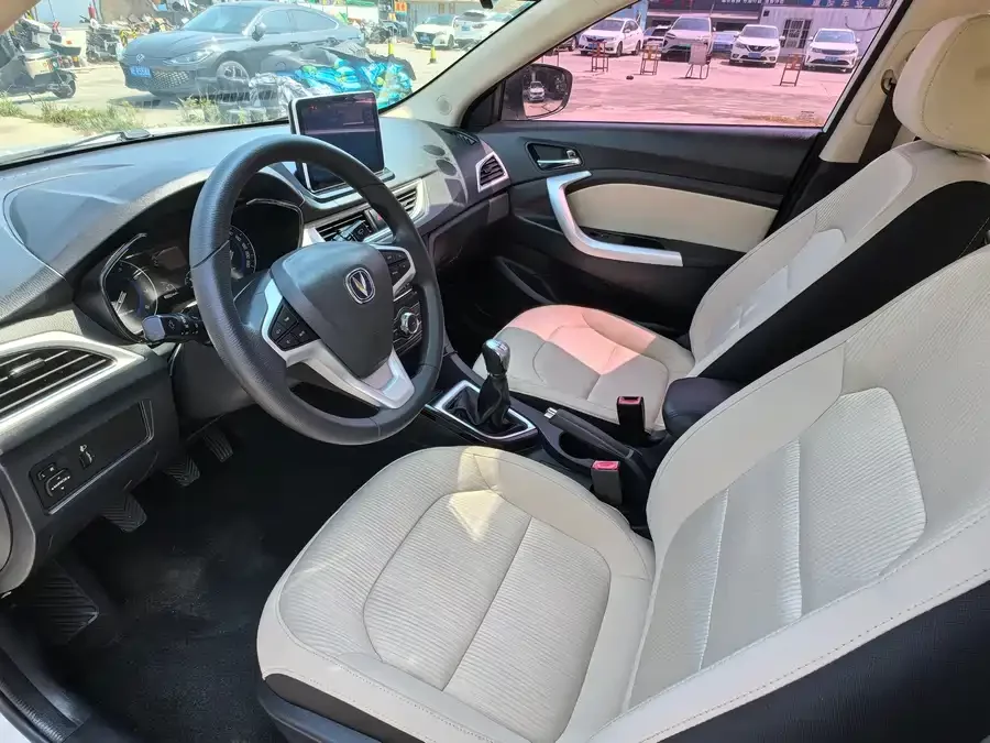 Changan Yuexiang V7