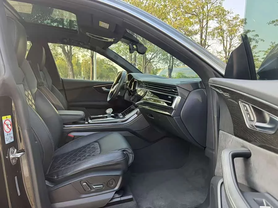 Audi Q8