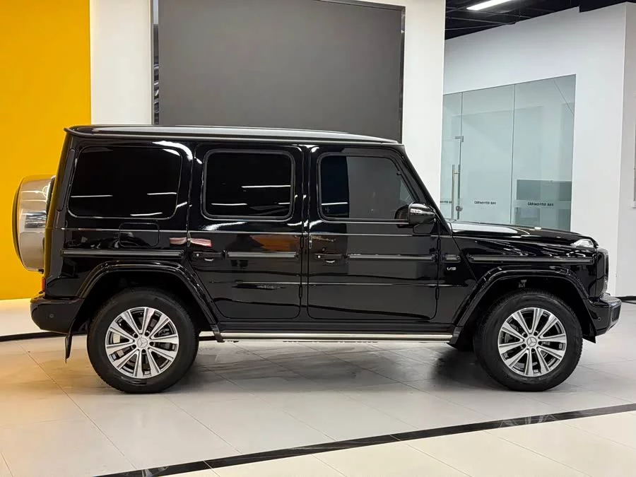 Mercedes Benz G-rated