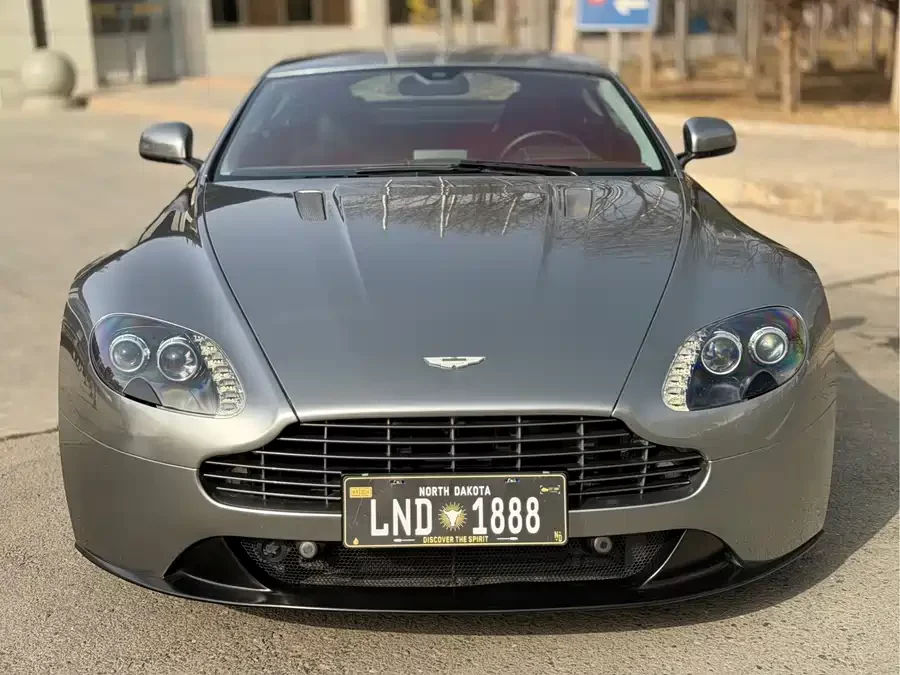 Aston Martin V8 Vantage