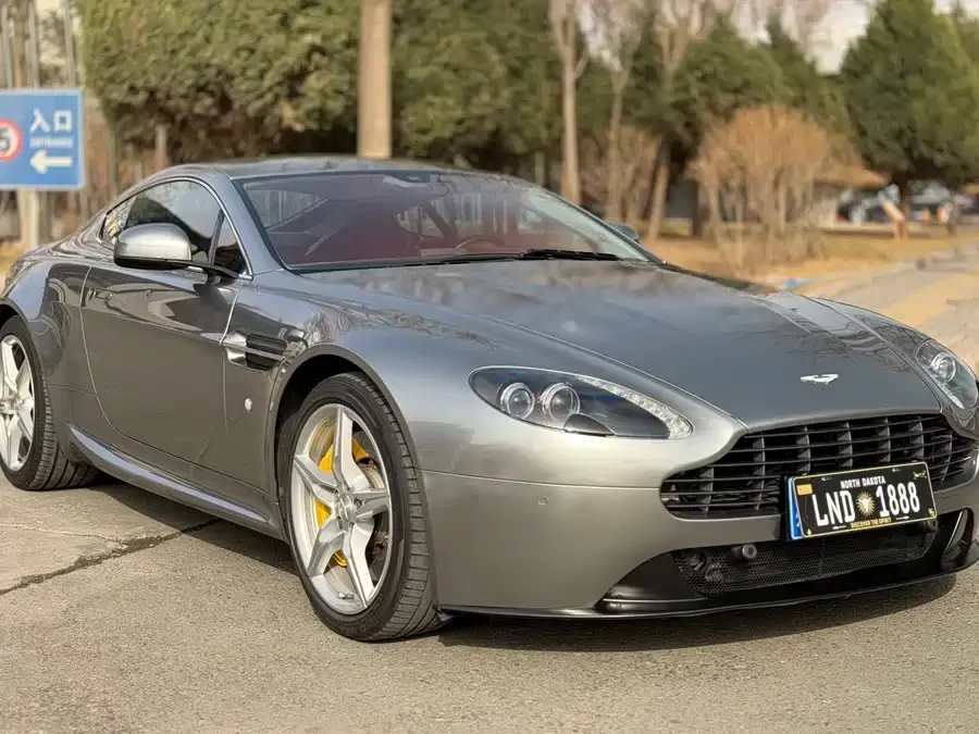 Aston Martin V8 Vantage