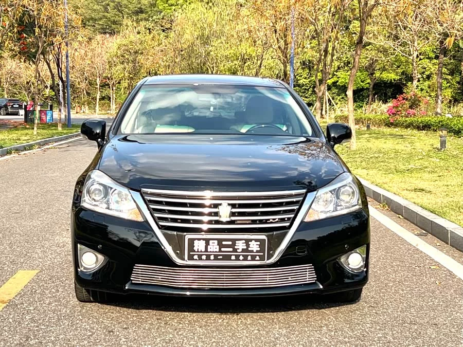 Toyota crown