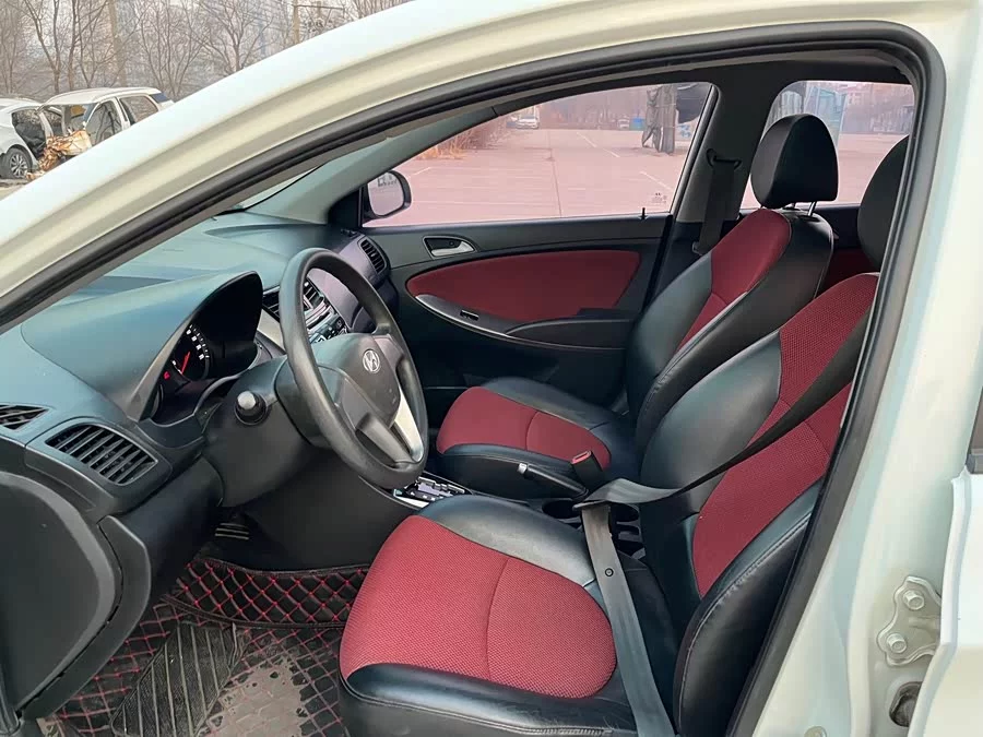 Hyundai Verna RV
